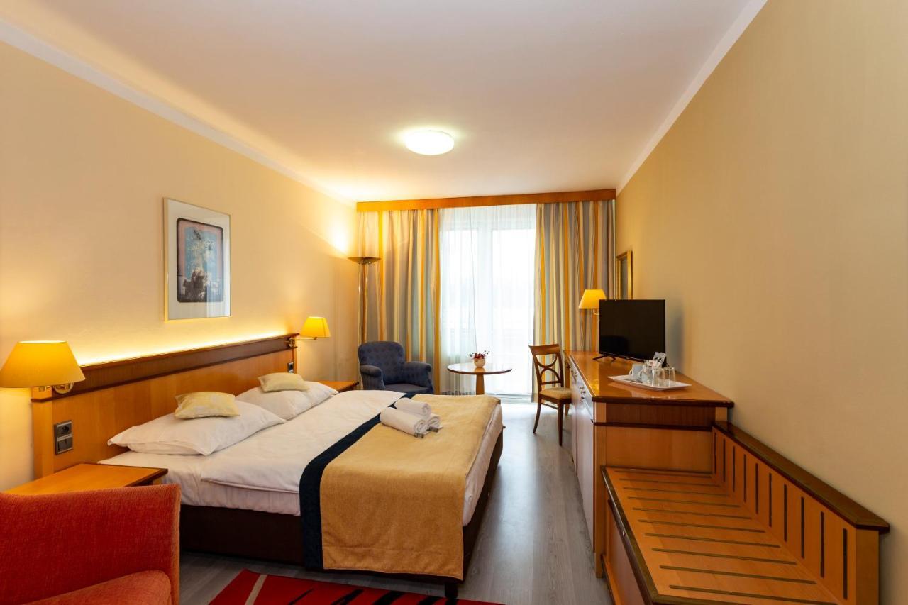 Fontana Lipno Hotel Cerna v Posumavi Bagian luar foto