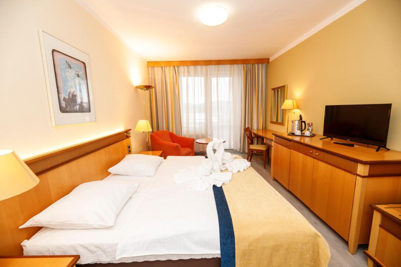 Fontana Lipno Hotel Cerna v Posumavi Bagian luar foto